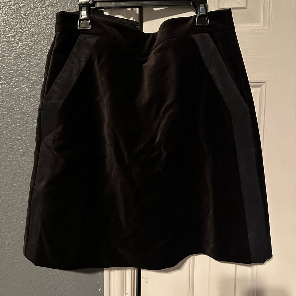 NWT Ann Taylor Velveteen Skirt A Line Size 0 pockets and zipper